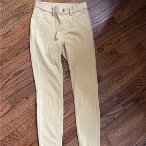 Uniqlo Women's Skinny Pants in Tan